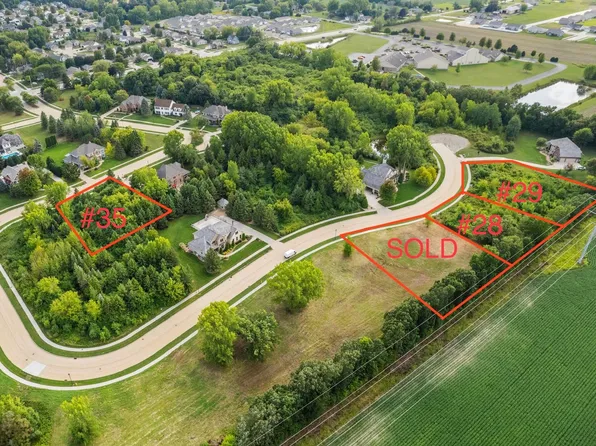 Quail Run Dr #28, Oshkosh, WI 54904