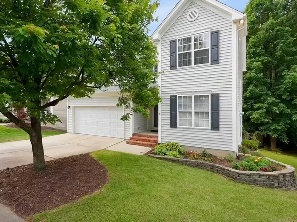 305 Holly Thorn Trce, Holly Springs, NC 27540