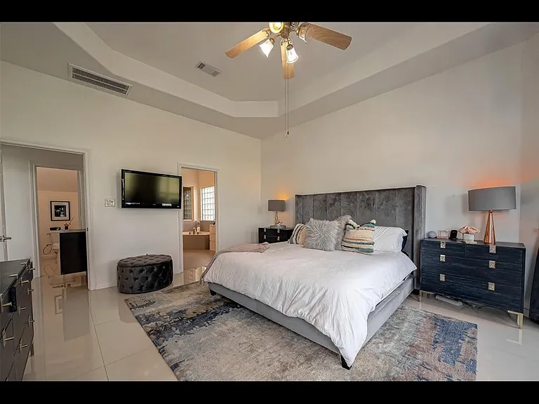 10614 Opal Ridge Dr — Photo 18