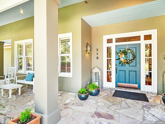 4th image of 215 BRANCH OAK WAY