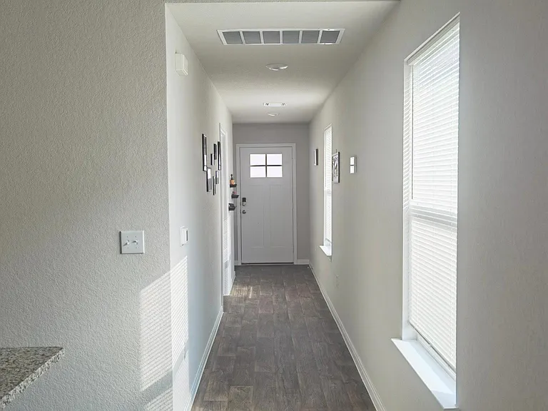 2903 Tweedy Trl — Photo 7