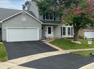 1283 Roberta Ct, Glendale Heights, IL