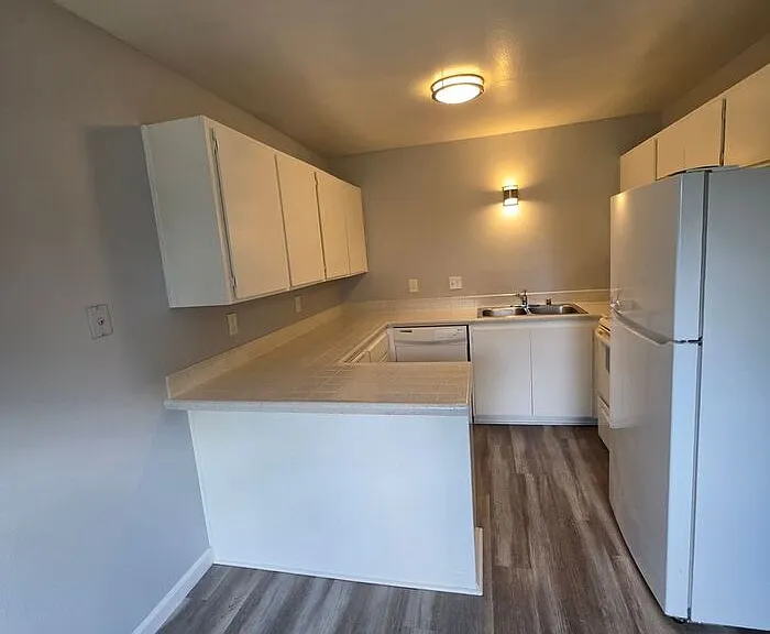 716 Ballantyne St #12 — Photo 3