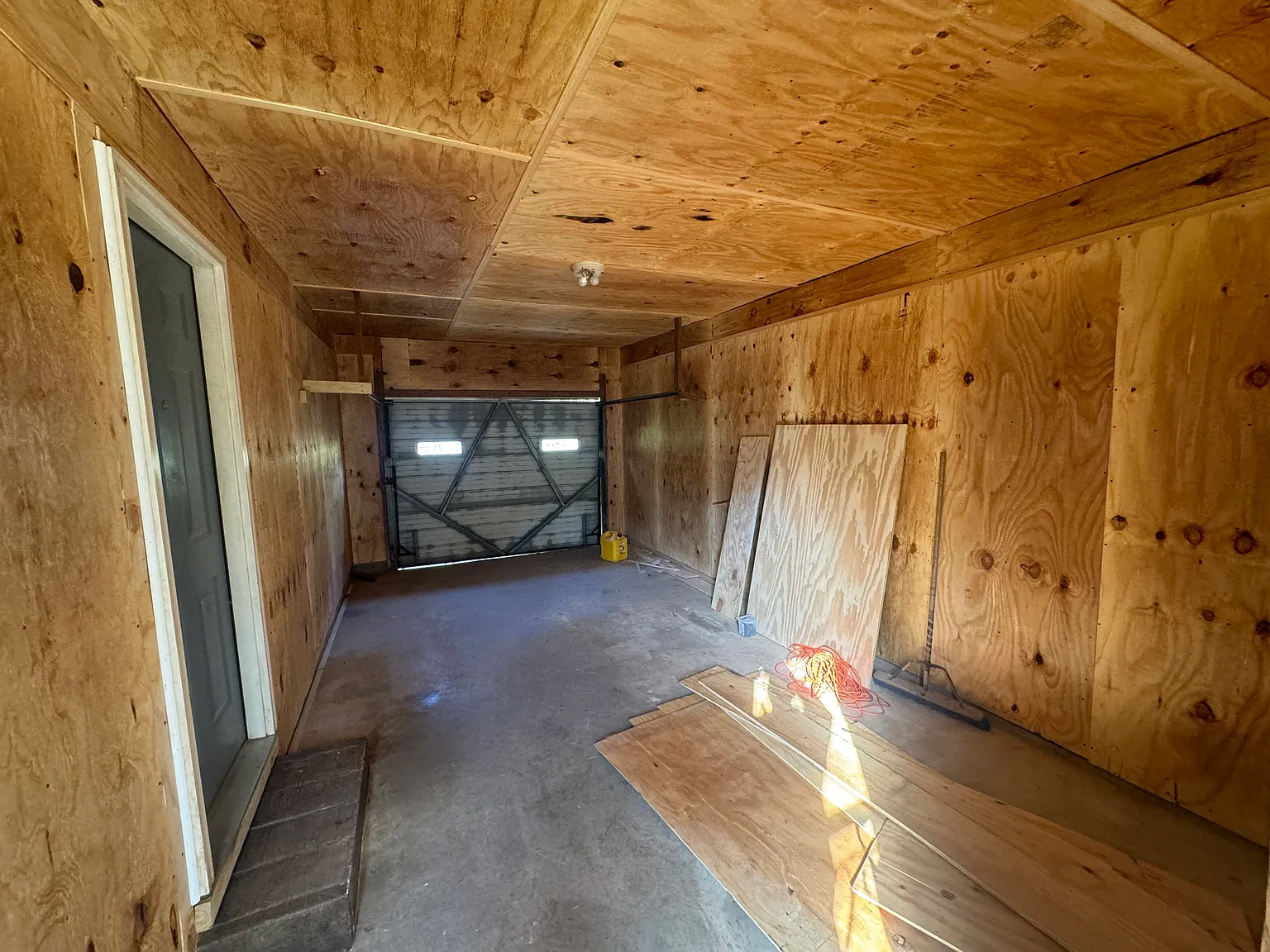 3 bed, 1025 sqft, $1,800 — Photo 2
