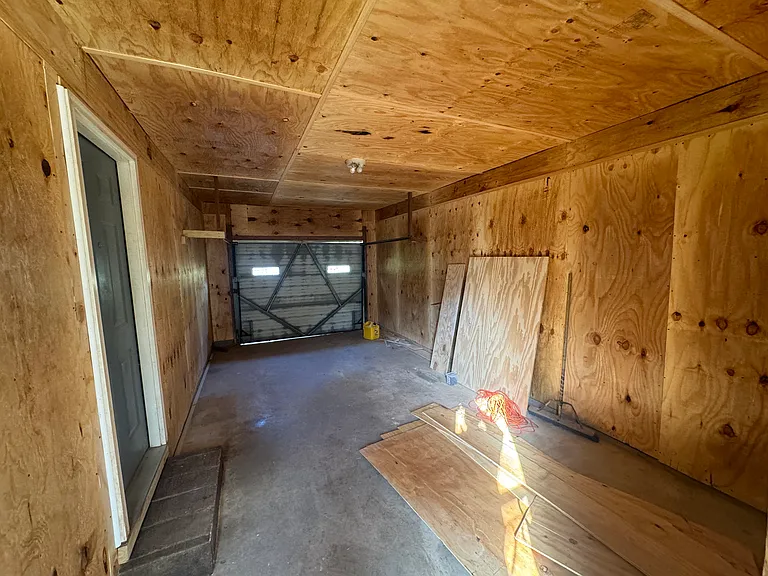 1581 Farmington Rd — Photo 2