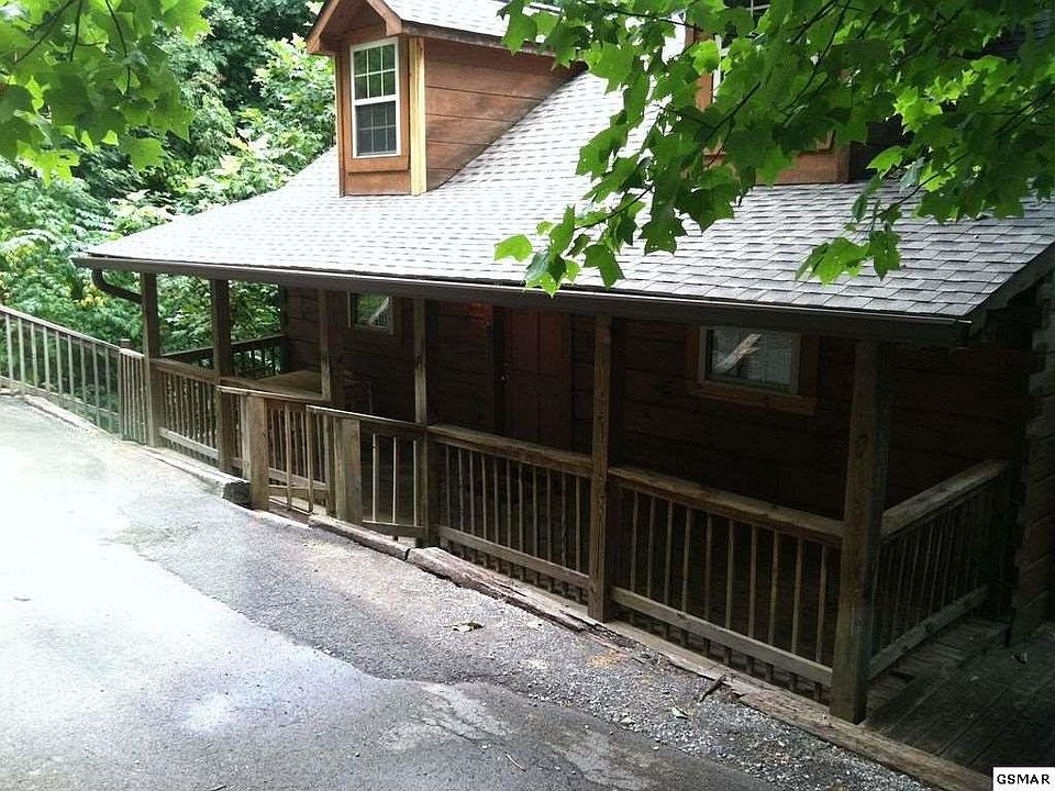 1st image of 1825 Silver Poplar Ln
