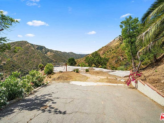 4th image of 1123 Linda Flora Dr