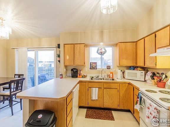 4th image of 4742 Kings Canyon Dr