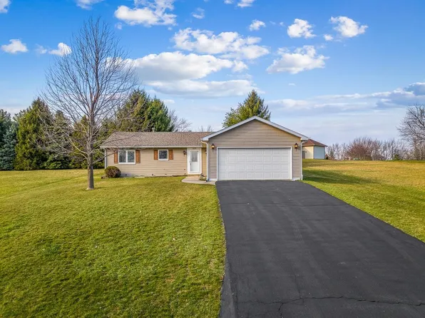 800 Gainsboro Rd, Davis, IL 61019