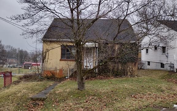 2nd image of 664 Smithfield Ave