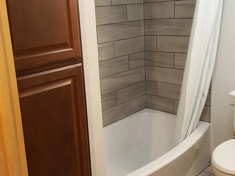 1518 W Arrowhead Rd — Photo 10