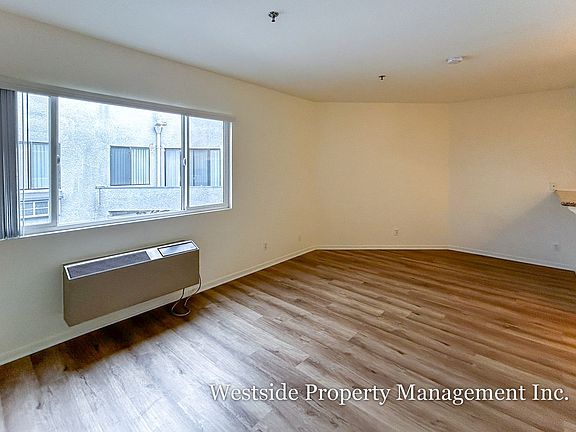 5th image of 3848 Overland Ave APT 404
