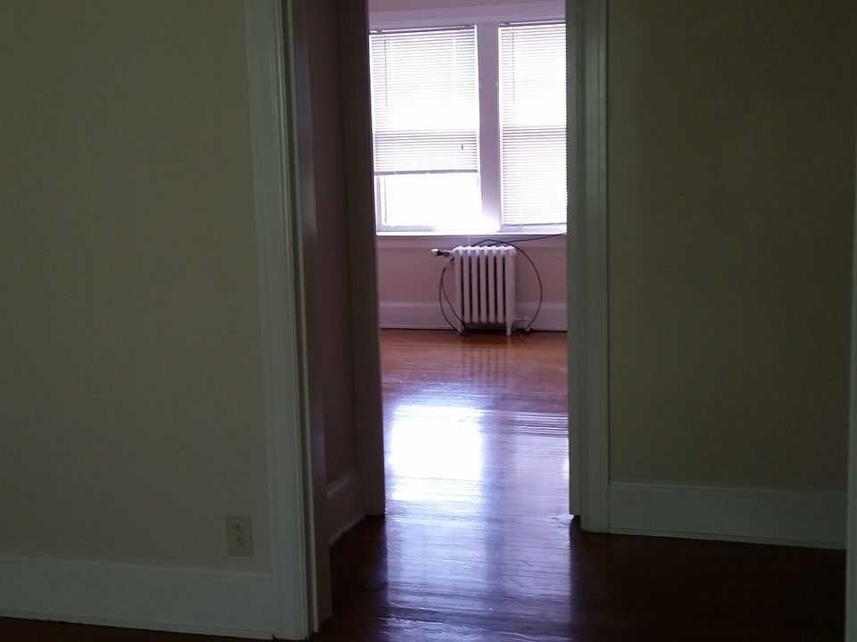 1st image of 703 W Ferry St APT D19