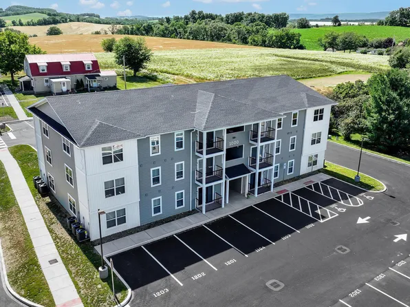 1000 Colby Ln, Mohrsville, PA