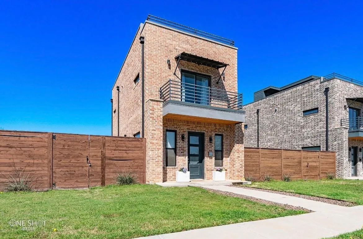 718 Orange St — Photo 2
