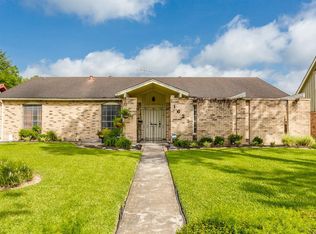 1623 Scenic Ridge Dr, Houston, TX 77043