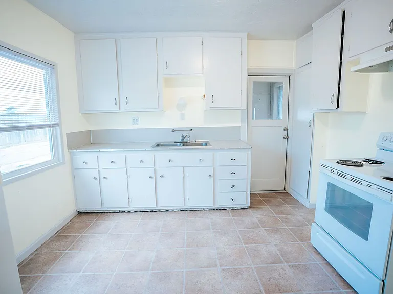 691 School Rd — Photo 17