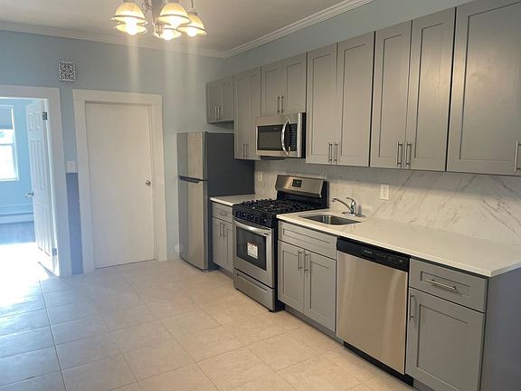 2nd image of 26 King St #1