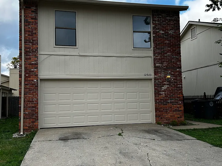 12923 E 28th Pl — Photo 1