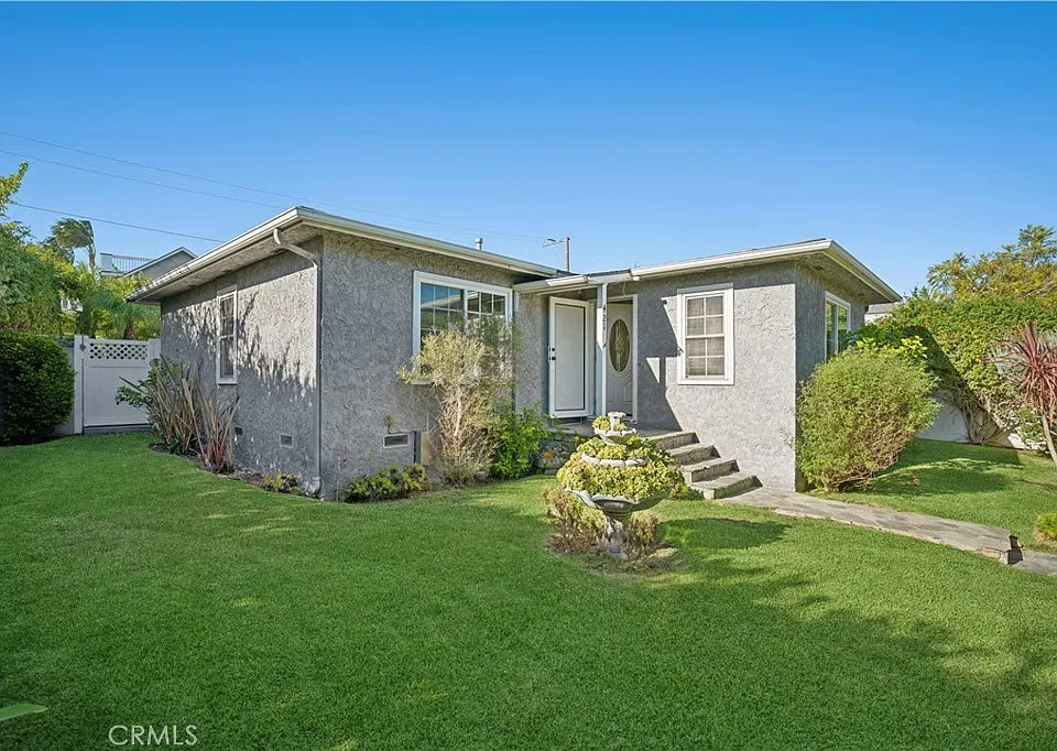 421 Catalina Dr
