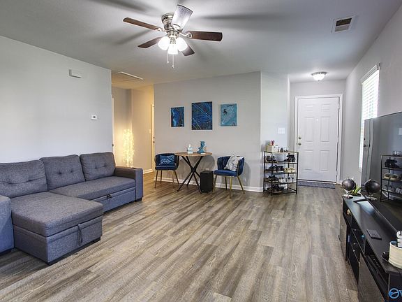 5th image of 100 Springbok Dr