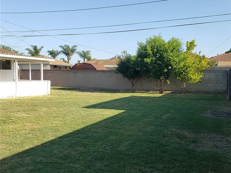 8192 Franklin St — Photo 6
