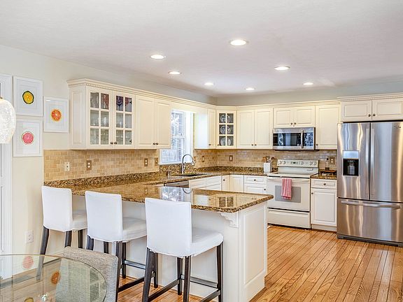5th image of 3092 Briarwood Ct