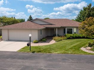 1120 Easthill Dr, Wausau, WI 54403