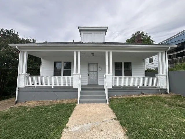 224 Moffett St — Photo 1