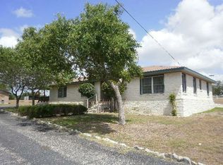 102 Looker Dr, Ingram, TX 78025