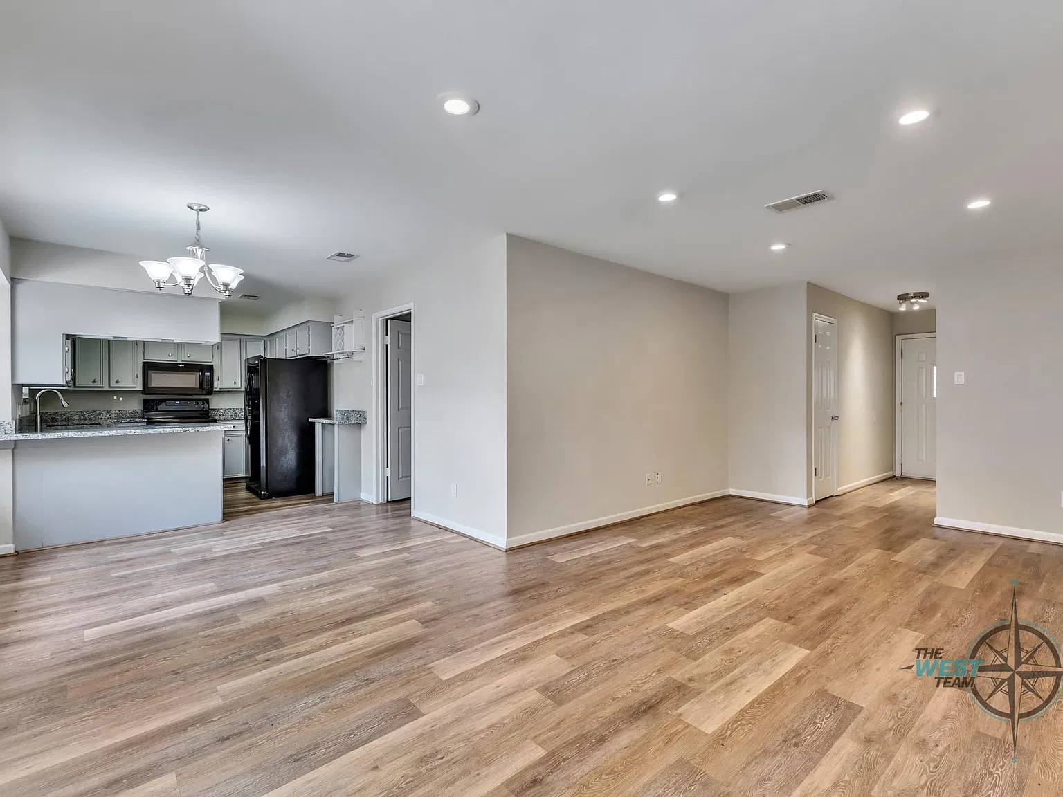 4 bed, 2.0 bath, 1742 sqft, $1,595 — Photo 2