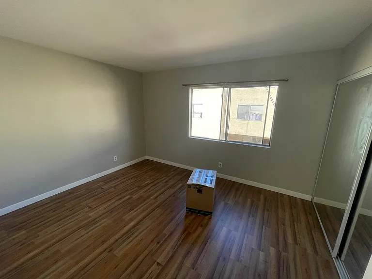 Upstairs bedroom described in listing