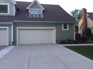 10818 W 115th Pl, Overland Park, KS 66210