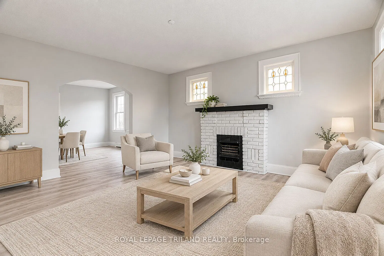 425 McKenzie Ave — Photo 1