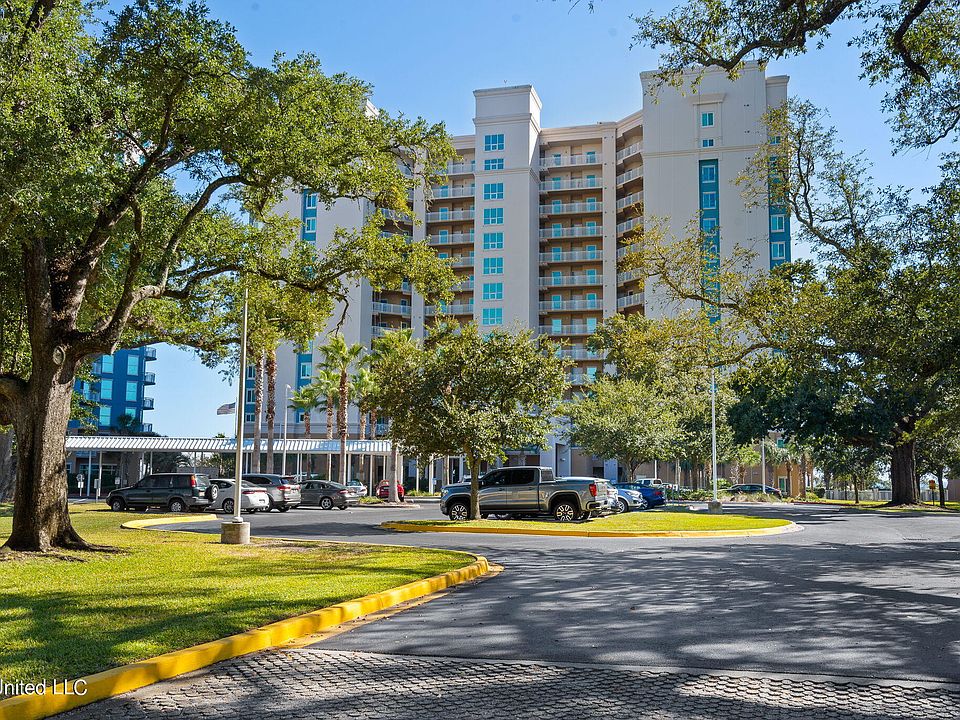 1st image of 2228 Beach Dr APT 303