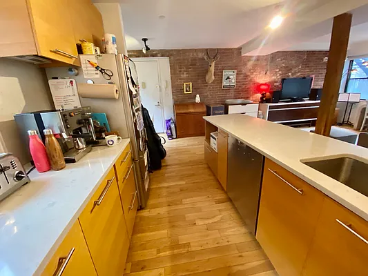 Rented by Highline Residential | media 19