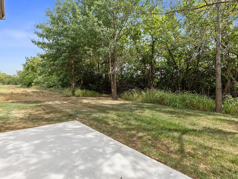 107 Allen Dr — Photo 9