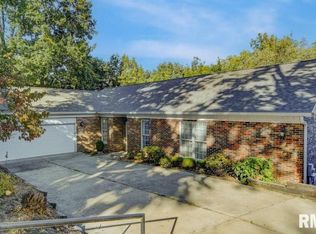 2105 Timbercrest Dr, Springfield, IL 62702