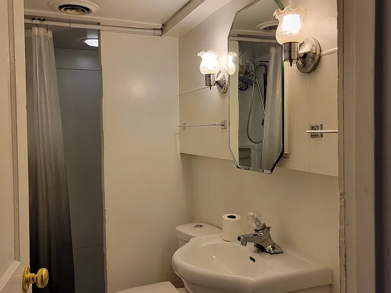 35 W Franklin Ave #BASEMENT — Photo 4