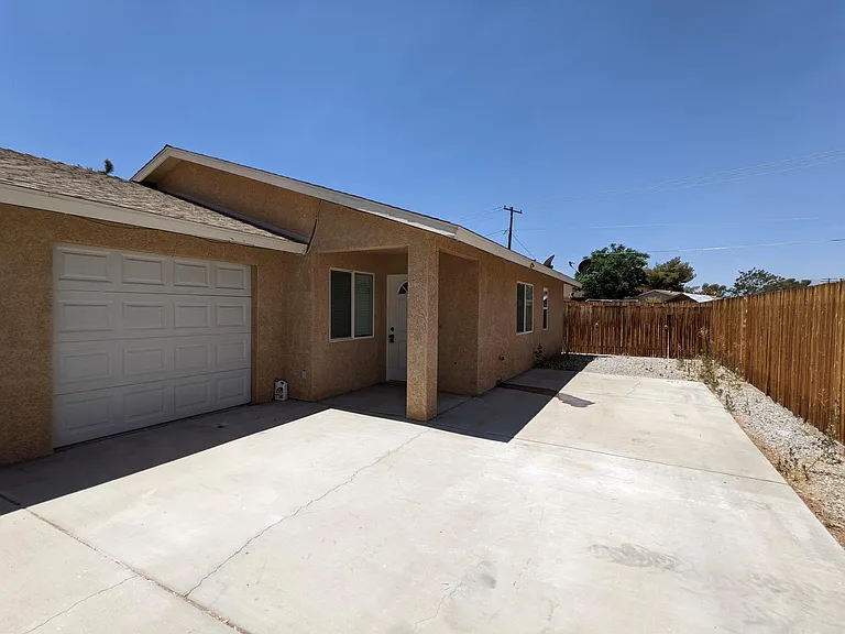 7154 Barberry Ave — Photo 2