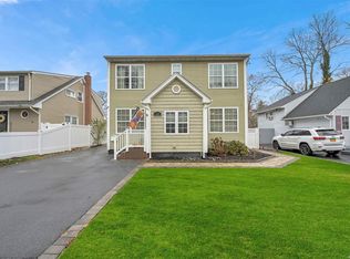 30 Andrew Ave, Islip Terrace, NY 11752