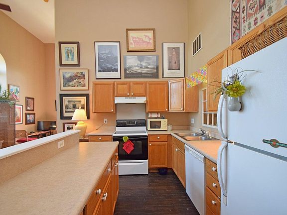 3rd image of 1615 Chase Ave Unit 3H