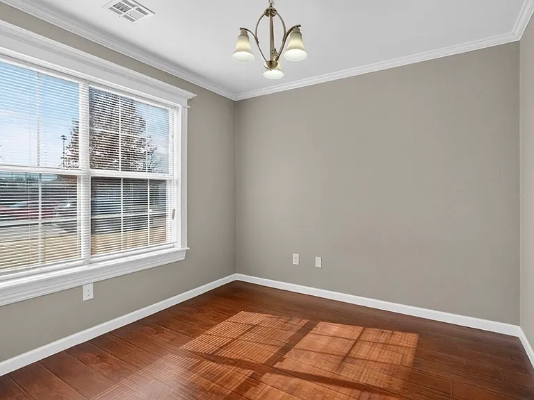813 Marcus St — Photo 21