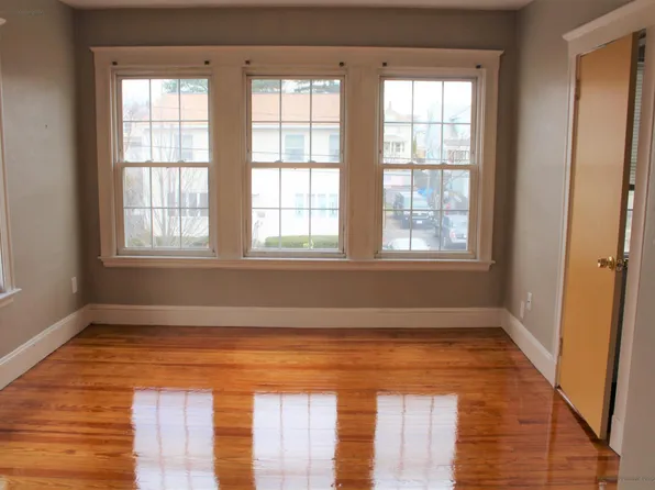 19 Pembroke St #1A, Quincy, MA 02169