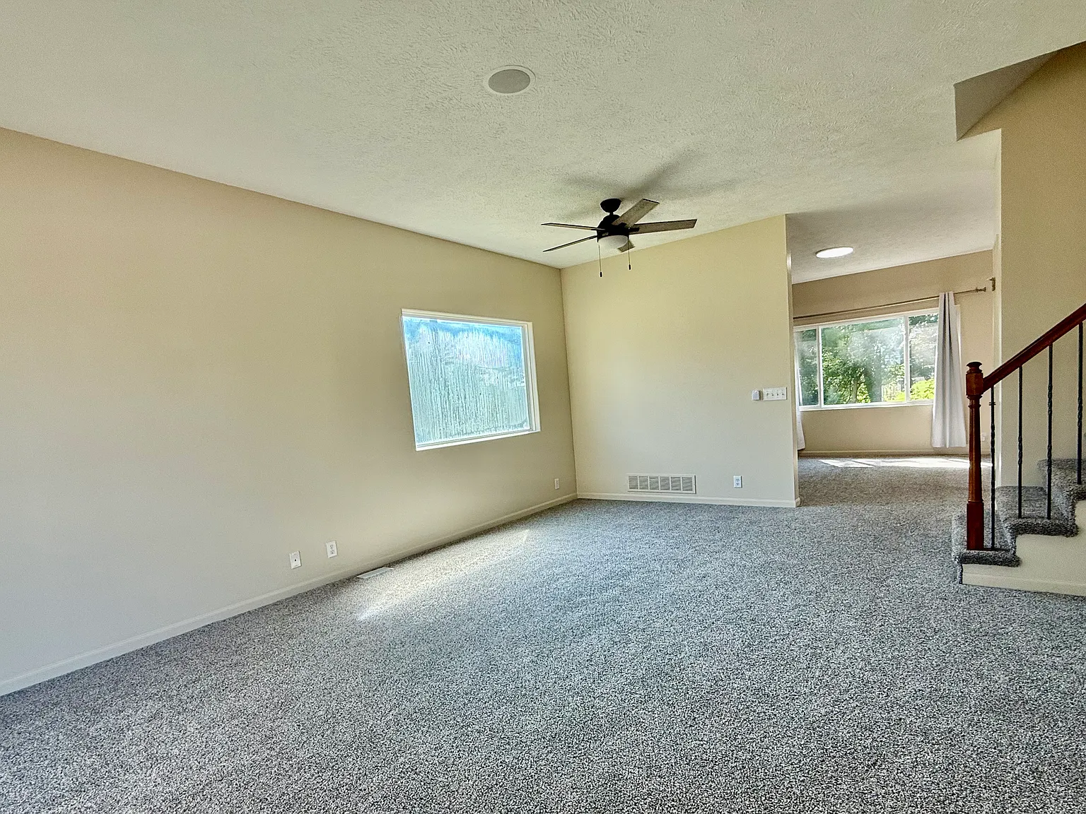 4 bed, 2801 sqft, $3,000 — Photo 3