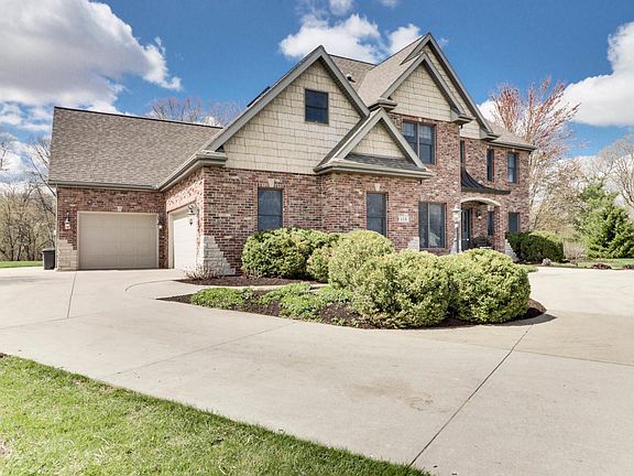 3rd image of 118 Oak Valley Dr
