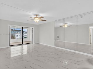 9355 SW 8th St APT 425, Boca Raton, FL 33428