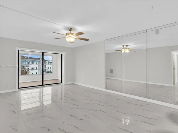 9355 SW 8th St APT 425, Boca Raton, FL 33428