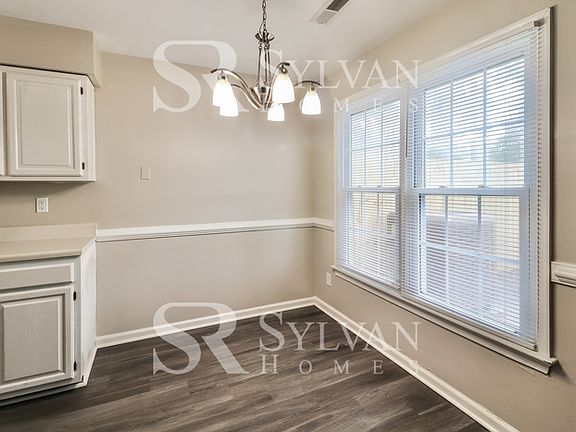 5th image of 333 Paxford Dr