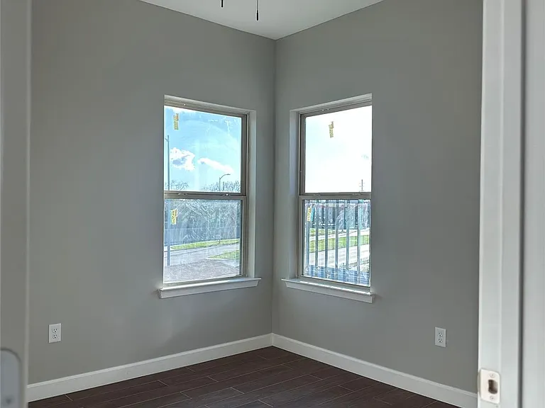 8321 Coma St — Photo 23